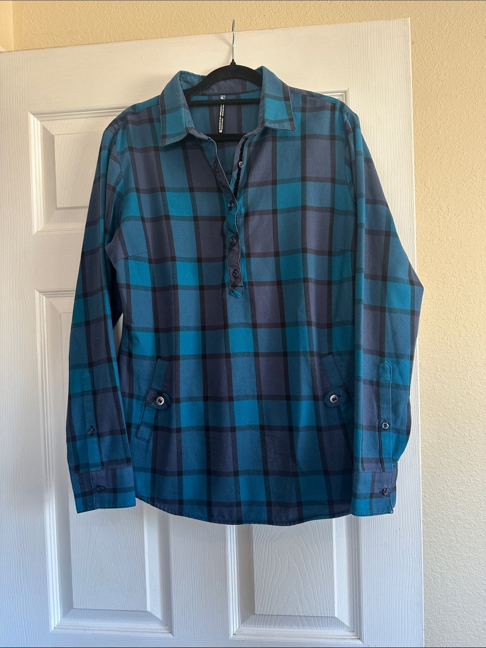 Kuhl Blue Teal Plaid Button Pullover Shirt